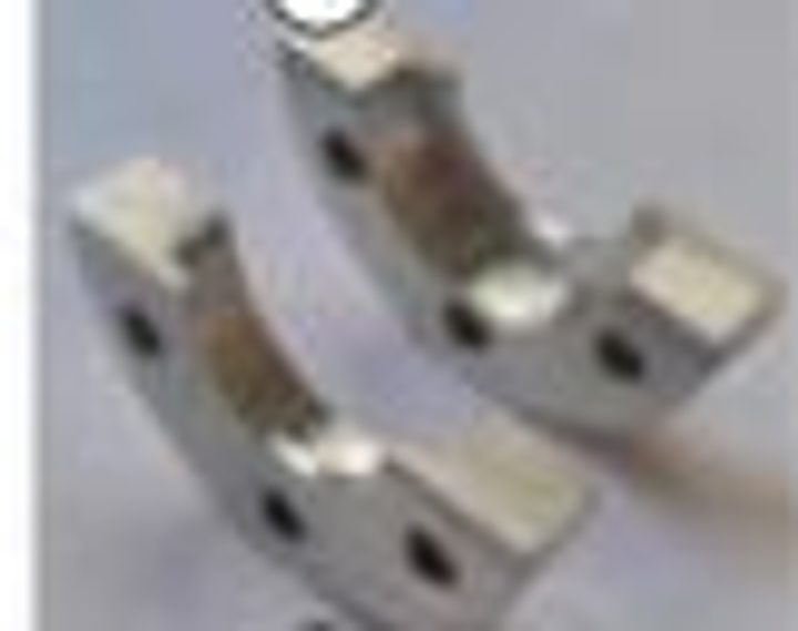 Type 1 bulkhead clamp for vacuum tubing or flange components