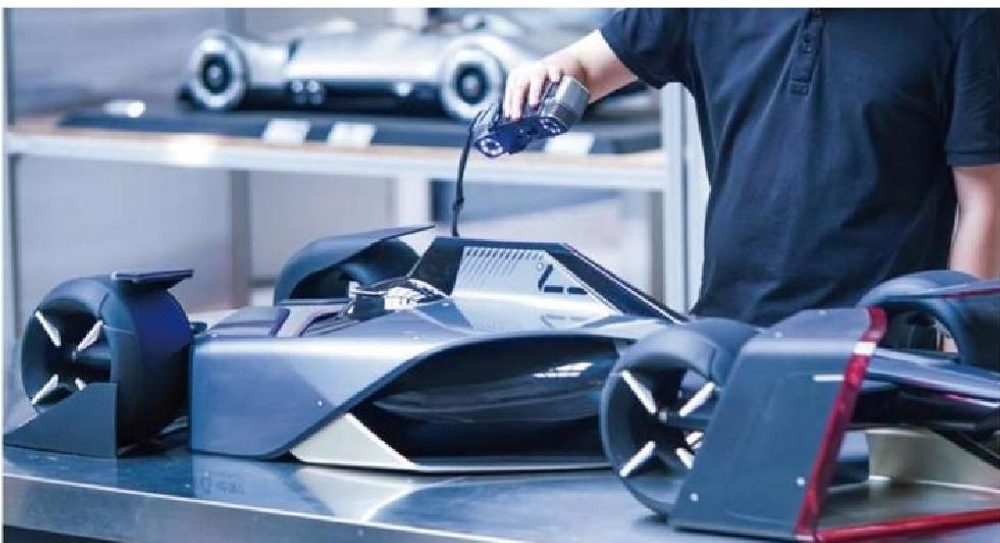 Handheld 3D scanner capturing a vehicle design model