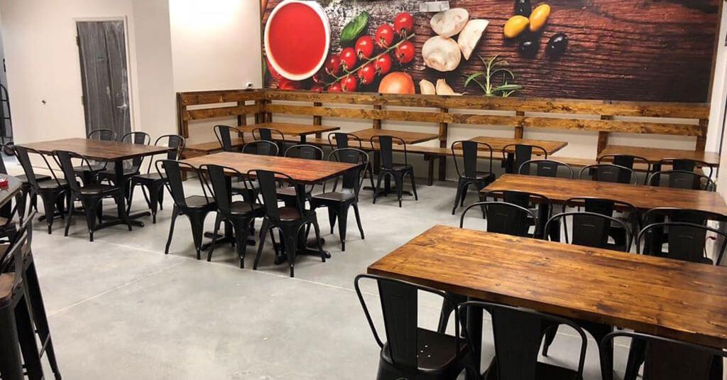 Restaurant with seamless floor