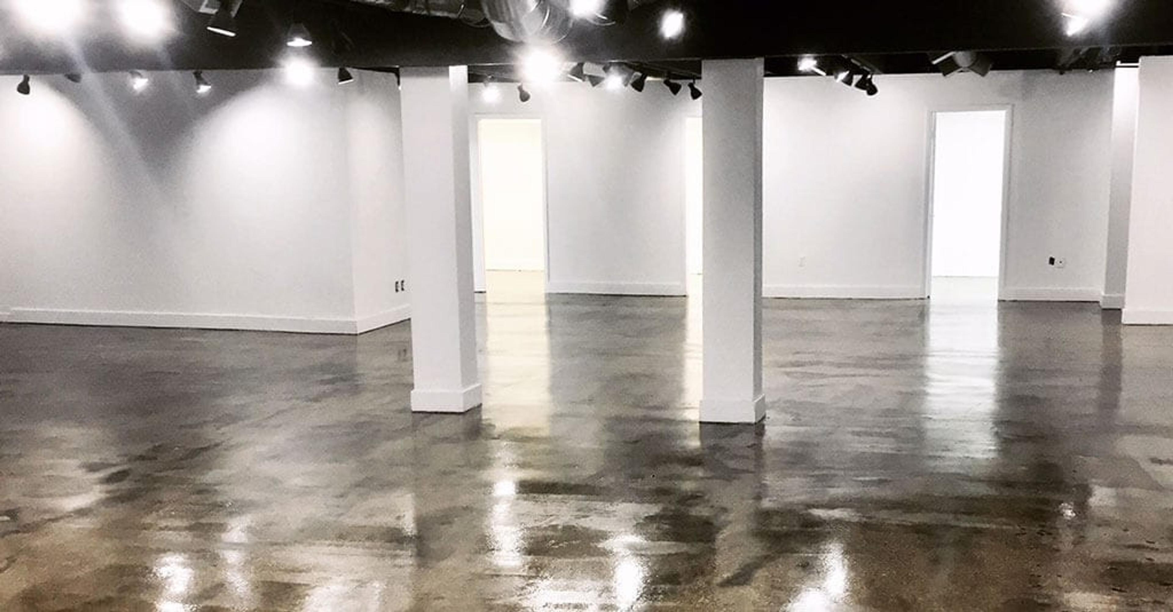 Advantages and disadvantages of polished concrete floors