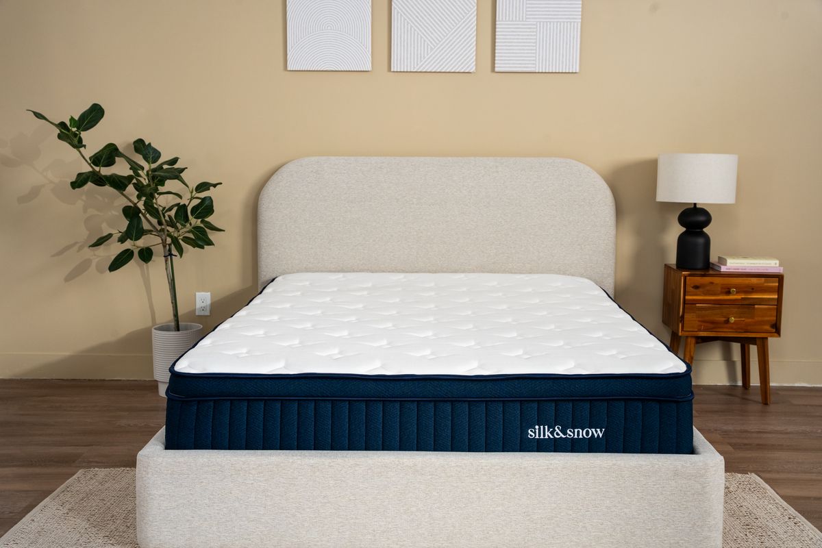 Silk & Snow Hybrid Mattress