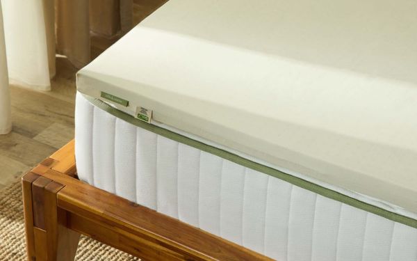 Silk & Snow Organic Mattress Topper
