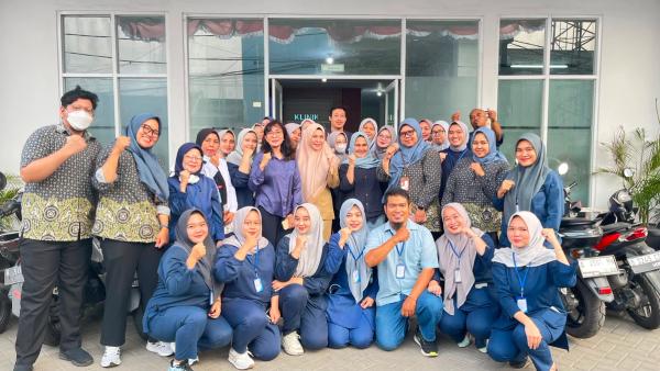 Foto Bersama Klinik Pratama Pradhana dengan Tim BPJS Kesehatan 