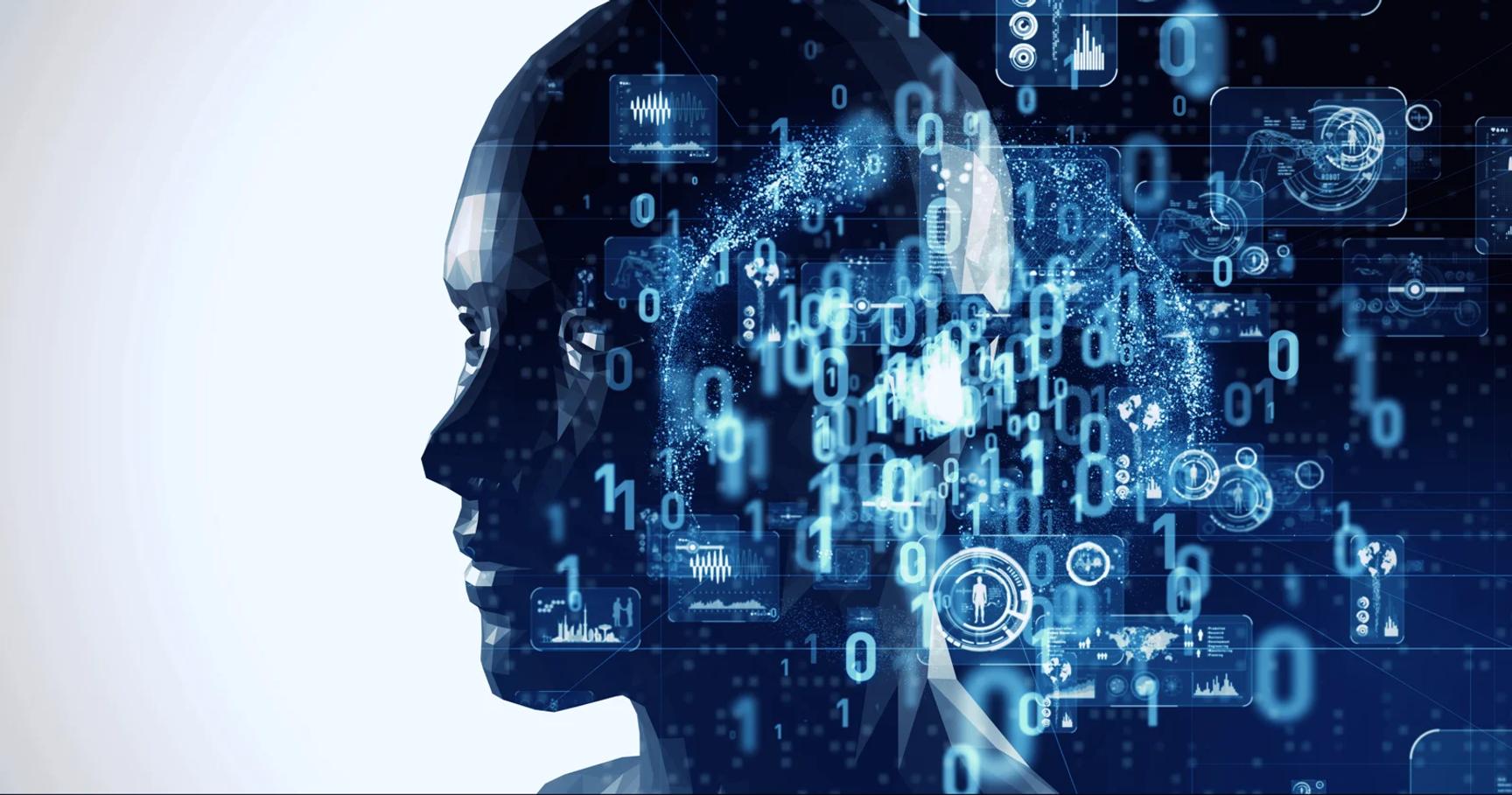 Profil av et digitalt menneskehode i mørkeblått, fylt med svevende binærkoder, ikoner og lyseblå dataillustrasjoner.