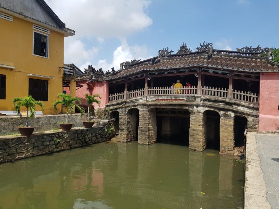 Hoi An - historický most v centru města.