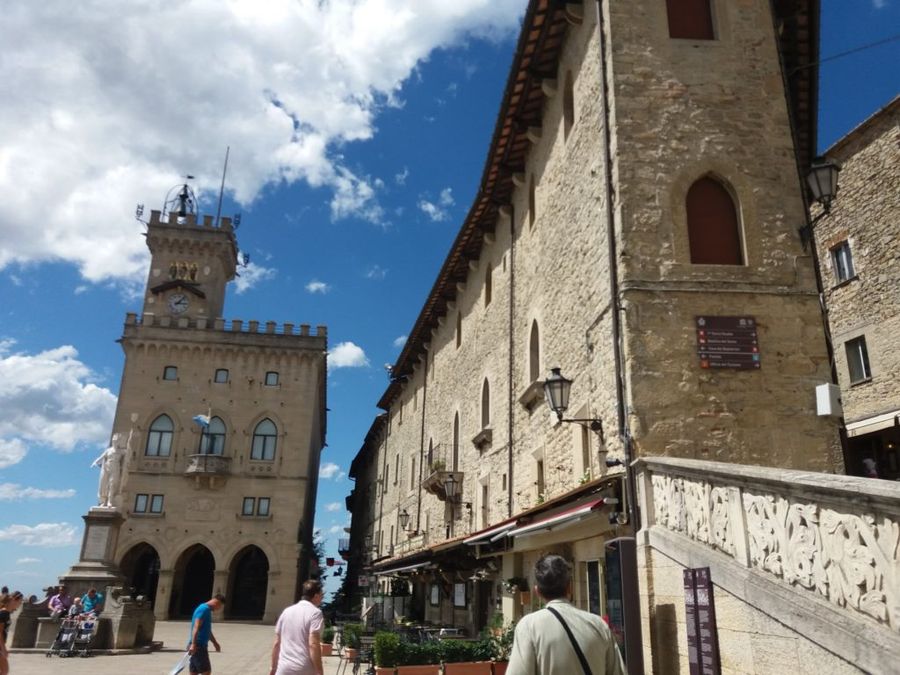 Hlavní náměstí - Piazza della Liberta, San Marino.