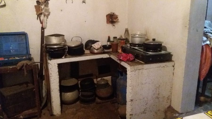 Klasická kuchyně místních obyvatel většinou nepřekypuje čistotou.