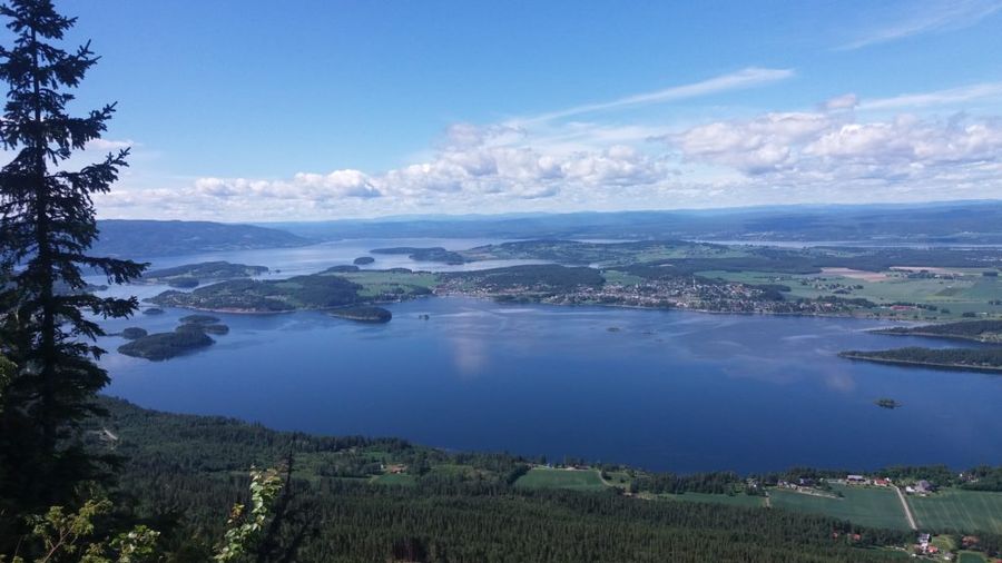 Výhled na jezero Tyrifjorden, okolí Osla.