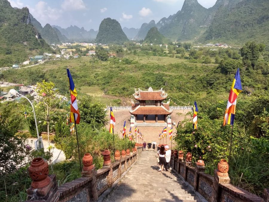 Pohled od Trung Khanh do okolí.