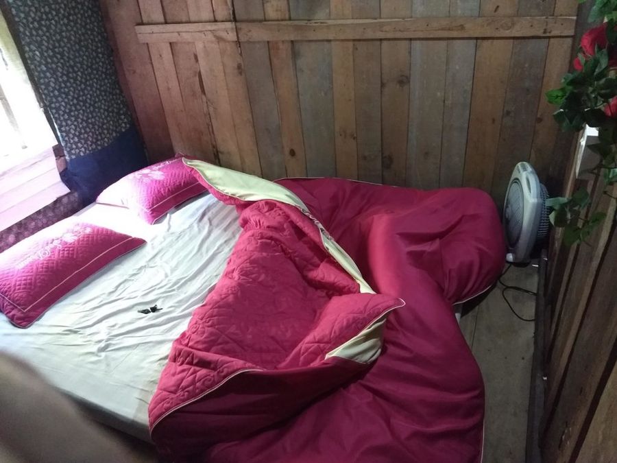 Prosté ubytování v homestay poblíž vodopádu Ban Gioc.