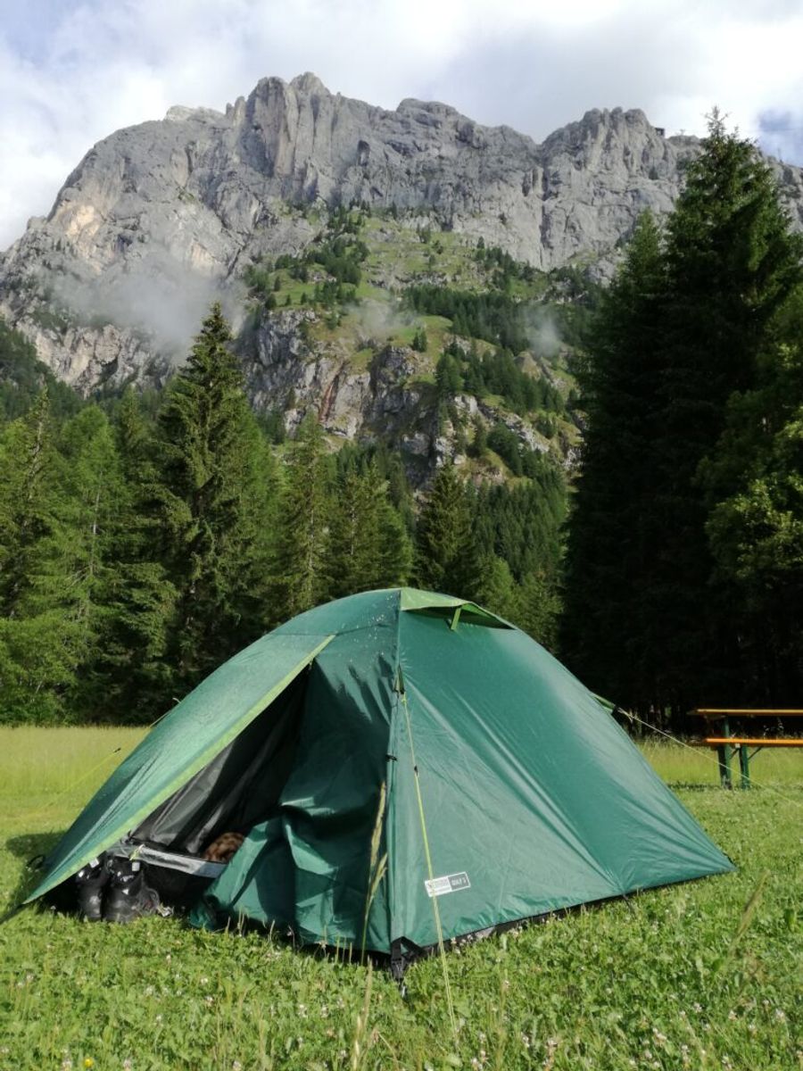 Kempování přímo pod Marmoládou v českám kempu Malga Ciapela Marmolada.