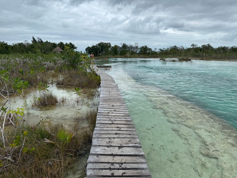 Bacalar – laguna sedmi barev, Quintana Roo, Mexiko