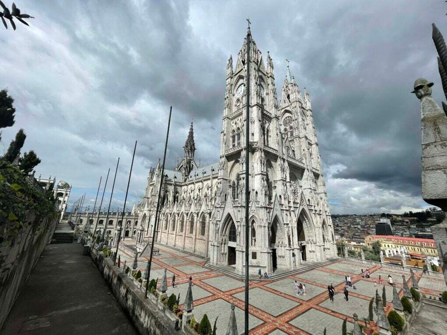 Basílica del Voto Nacional, Ekvádor