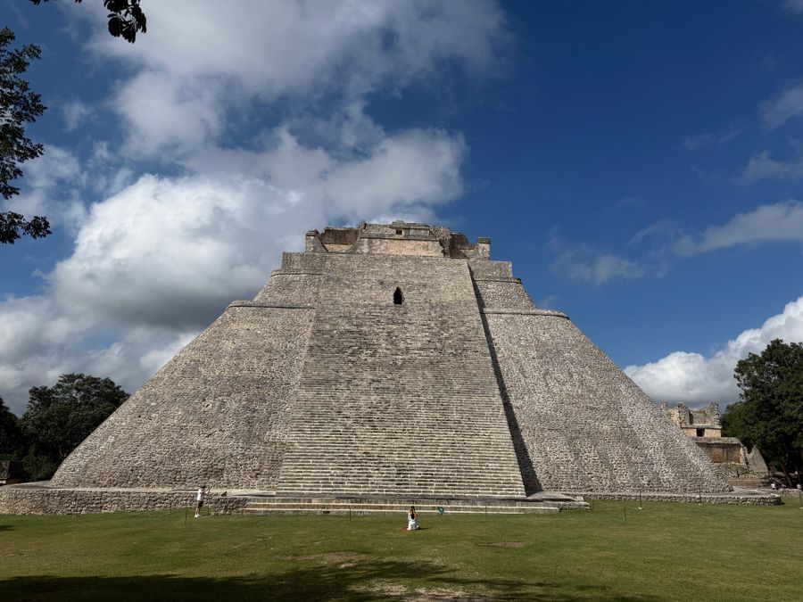 Uxmal – Pyramida kouzelníka, Yucatán, Mexiko