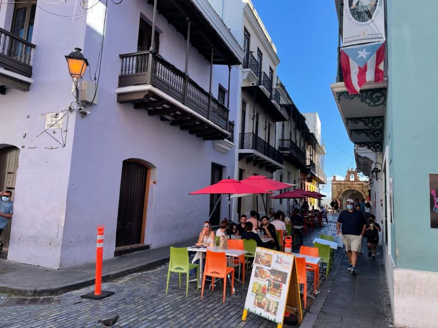 Barevné ulice historického centra San Juan, Portoriko