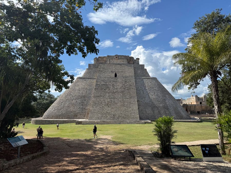 Uxmal – mayské ruiny v oblasti Puuc, Mexiko