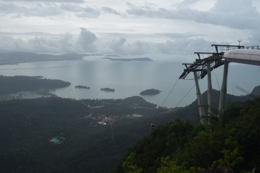 Výhled z vrchní stanice lanovky vedoucí na Gunung Machinchang