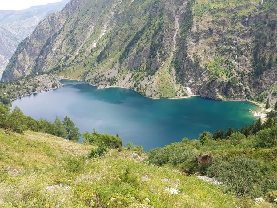 Horské jezero Lac Lauvitel