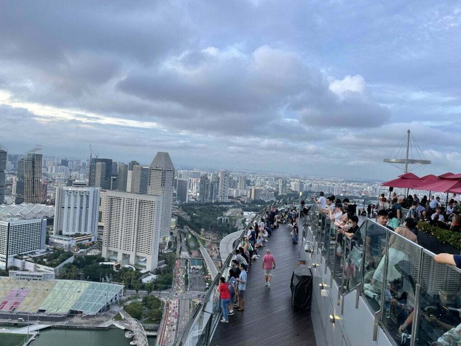 Vyhlídková terasa hotelu Marina Bay Sands, Singapur.
