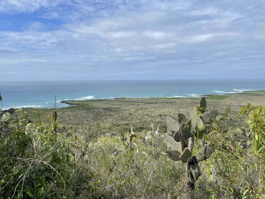 Pohled z cílového bodu cesty – Mirador de las lágrimas, Gálapagy.
