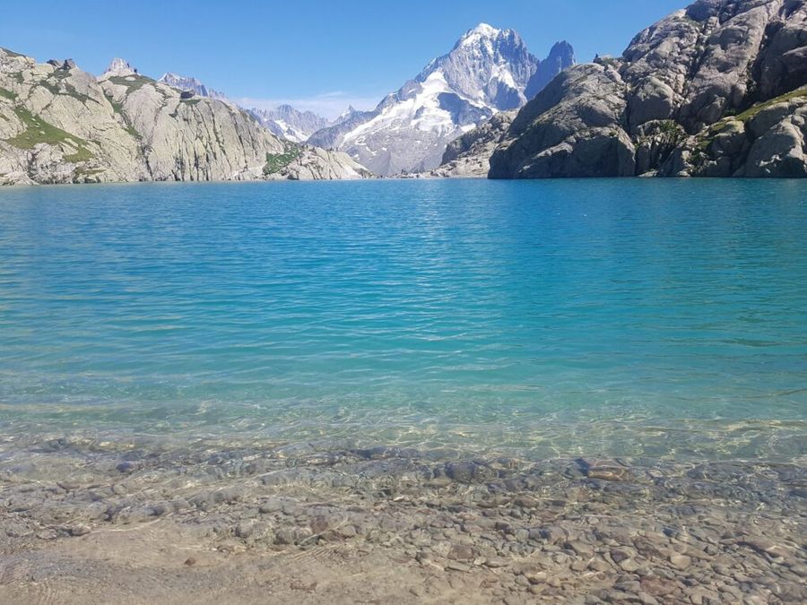 Výhled na Mont Blanc od jezera Lac Blanc