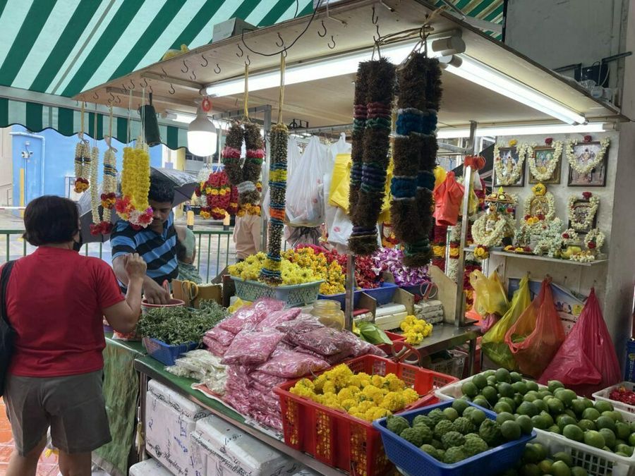 Obchody v ulicích indické čtvrti, Singapur.