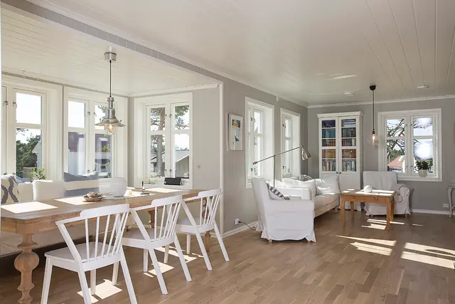 sommerhytte med nye vinduer fra Natre