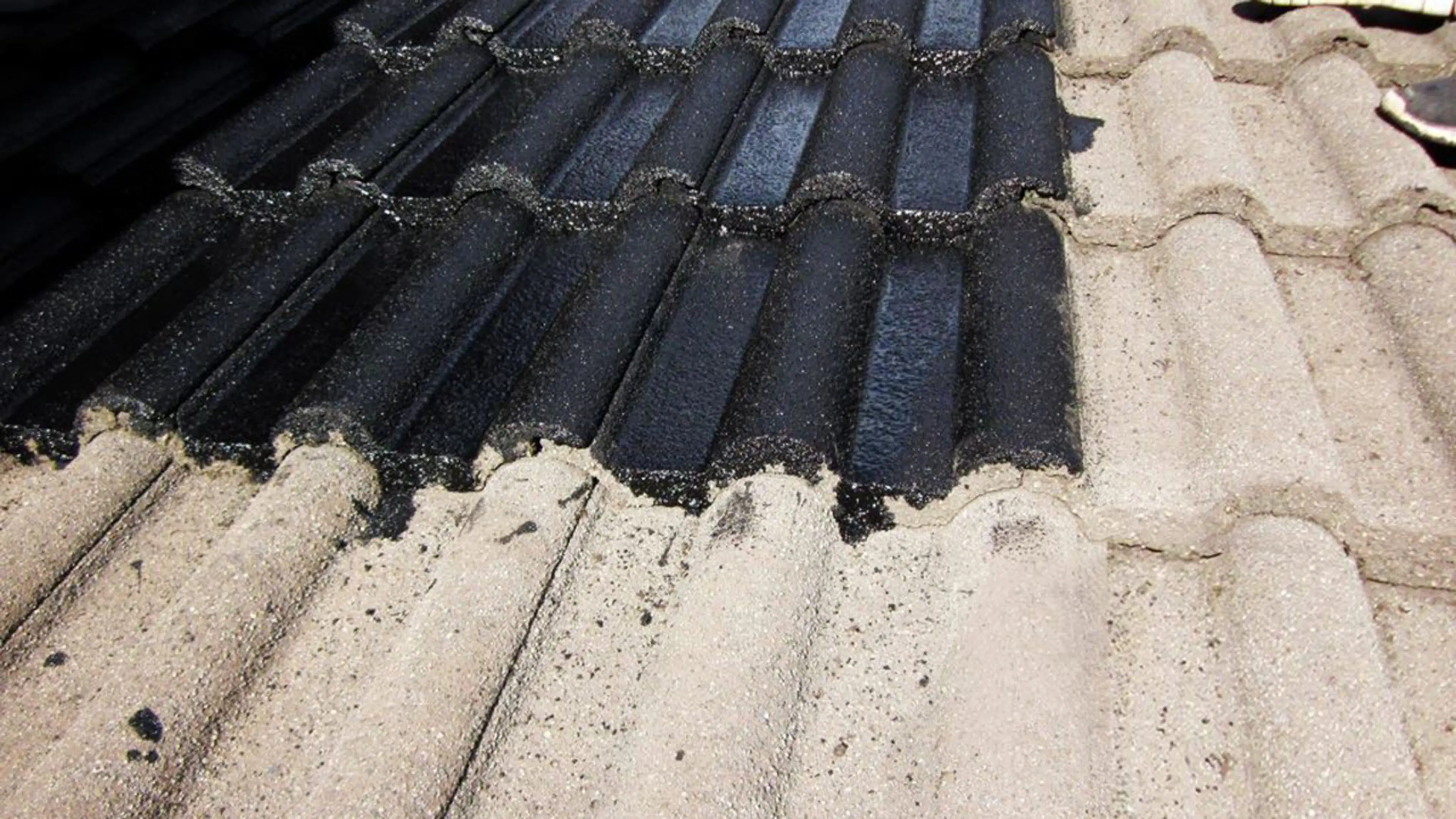 Tak som males med taksteinolje.