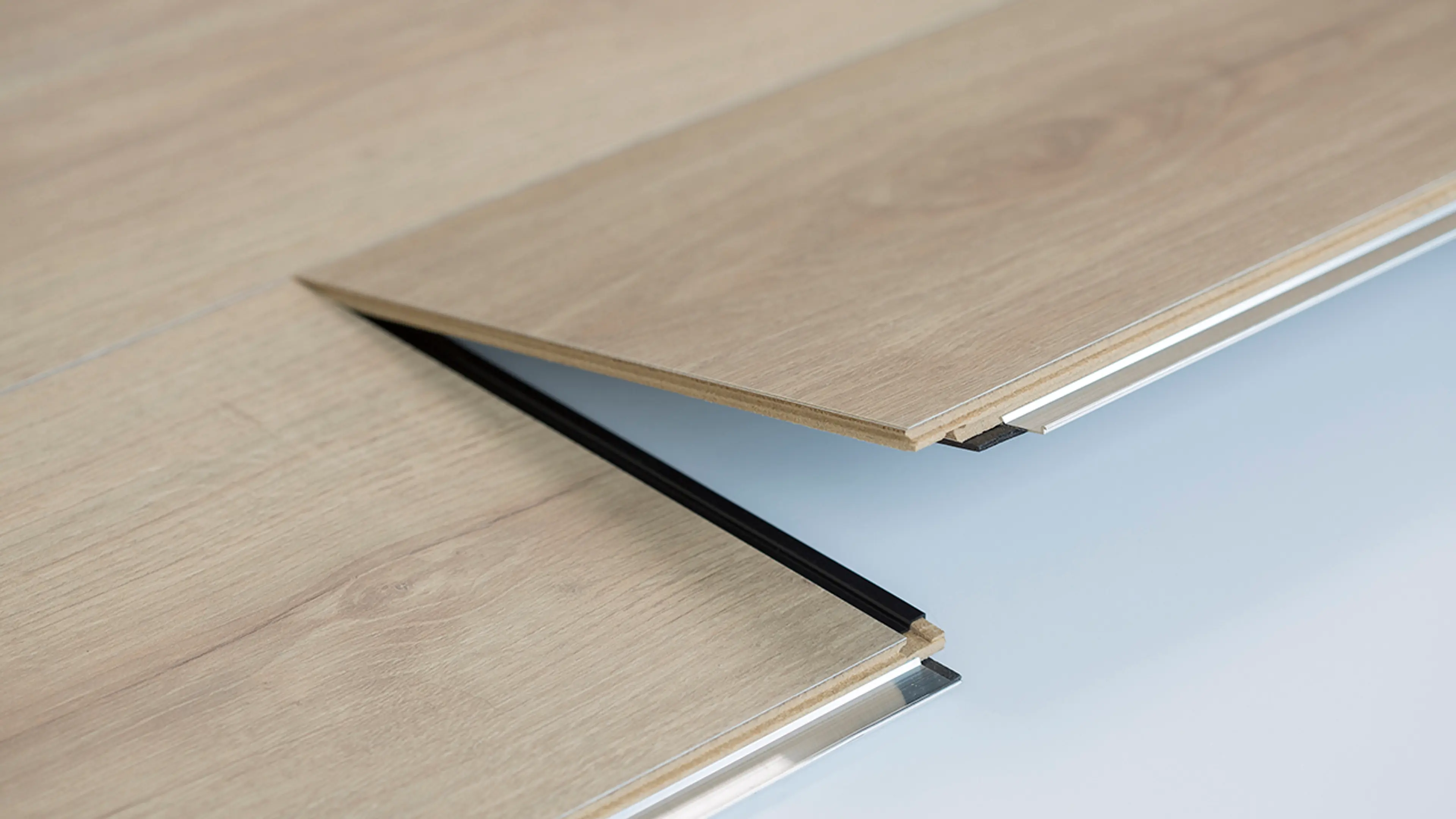 Laminatgulv fra Berry Alloc med AluLoc Prime-låsesystem.