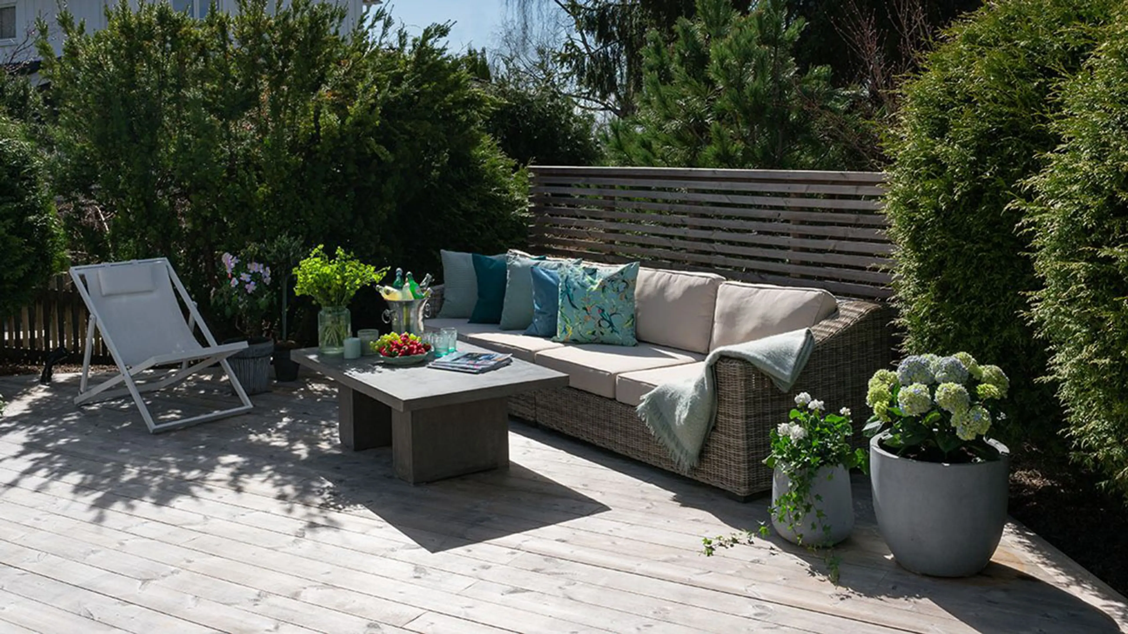 Terrasse med termofuru terrassebord.