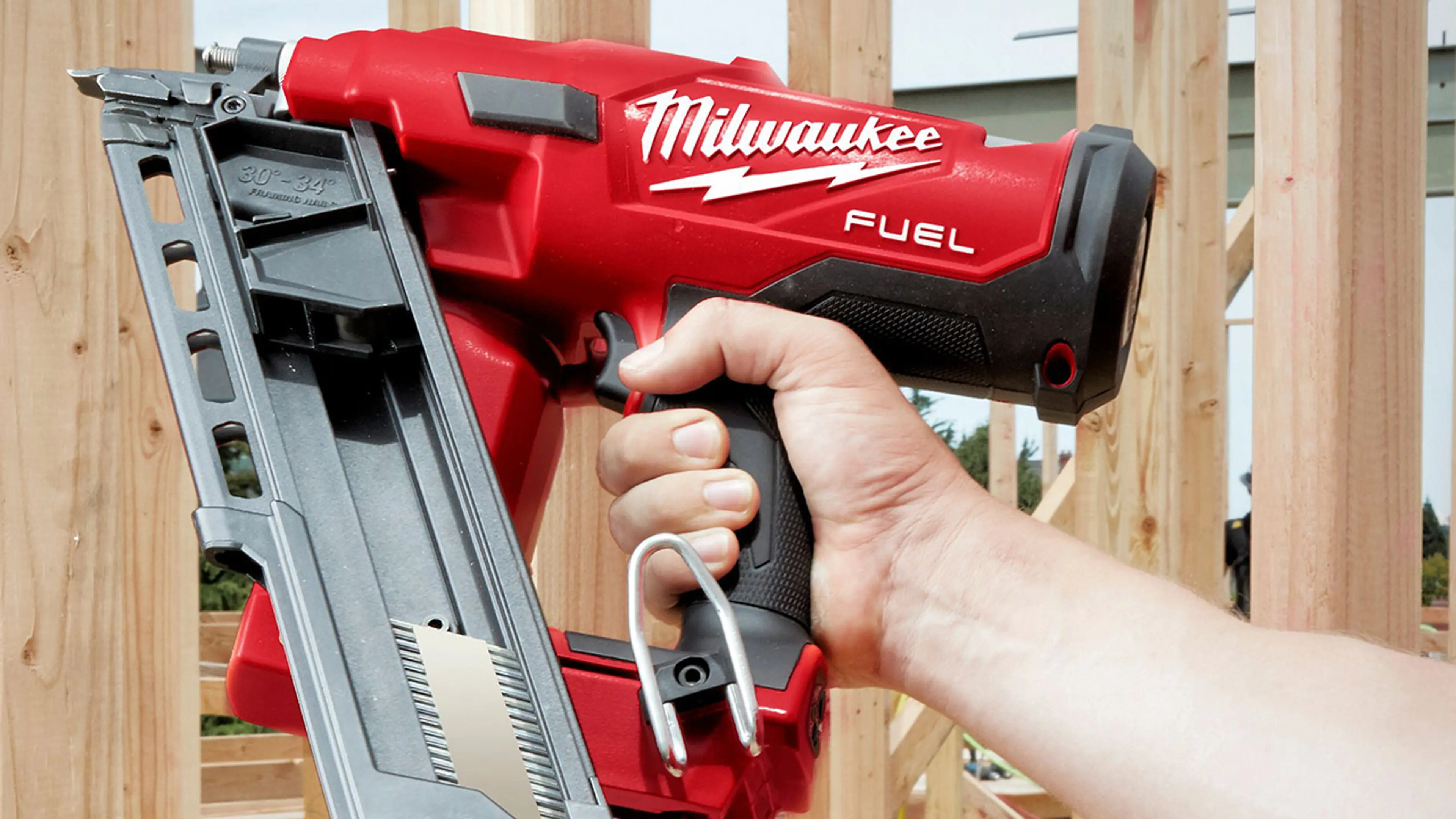 Milwaukee M18 FUEL™ 34° spikerpistol.