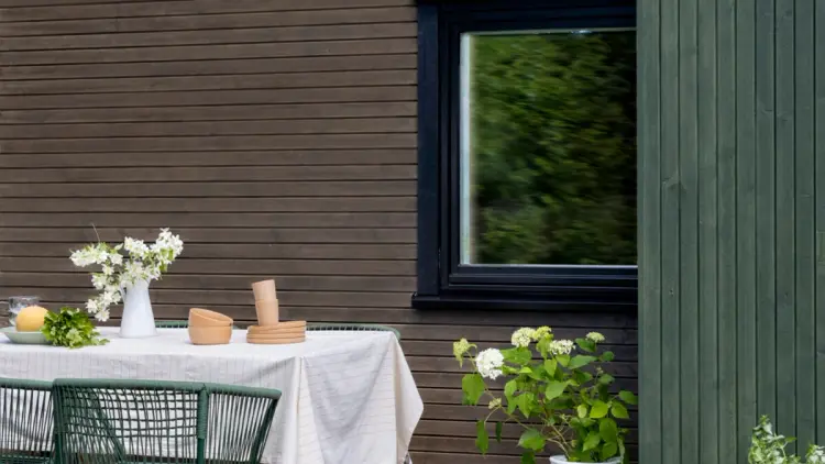 Hus beiset i fargen 1221 Lodalskåpa fra Tyrilin.