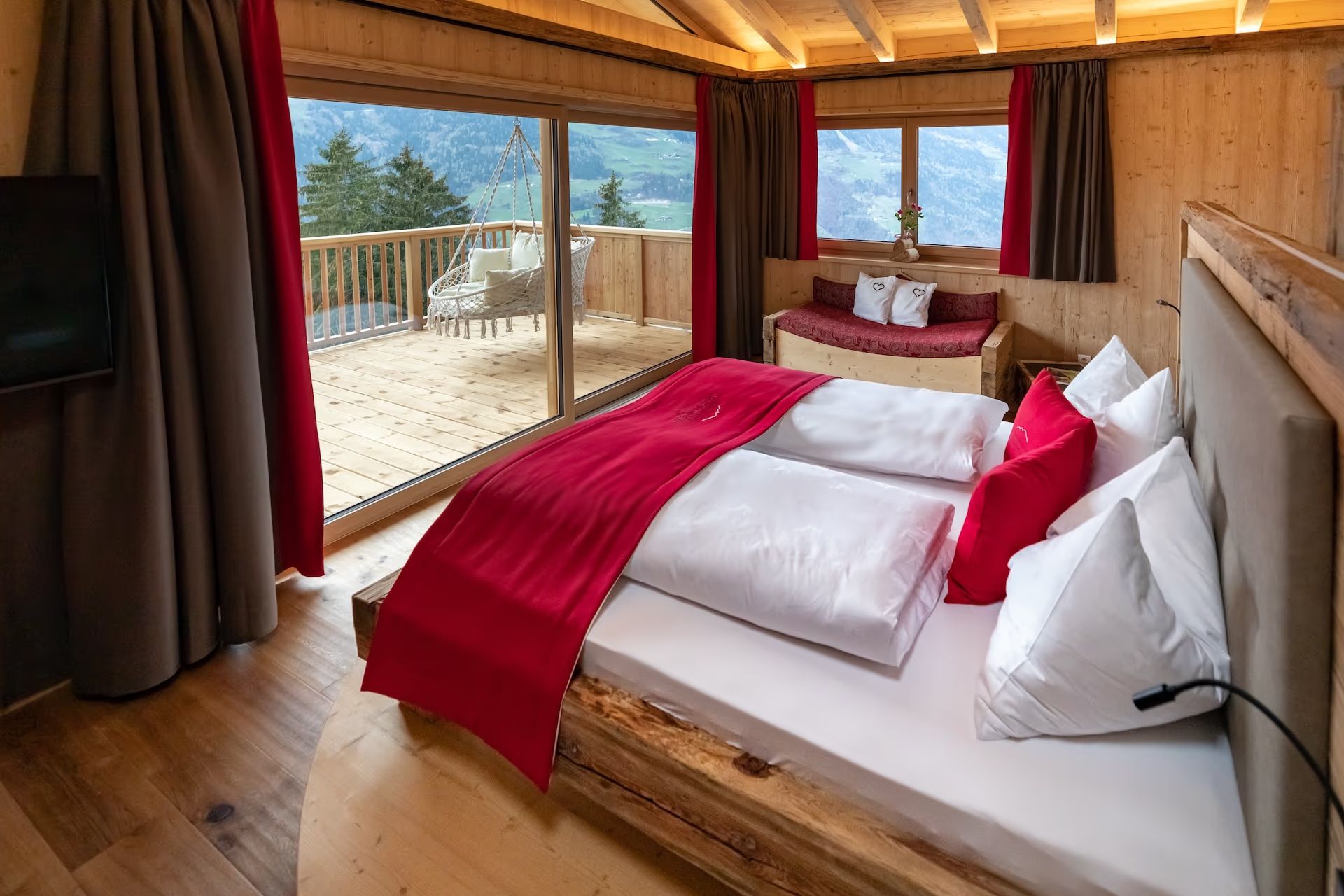 Romantic Chalet mit Altholzwänden und Blick in die Berge