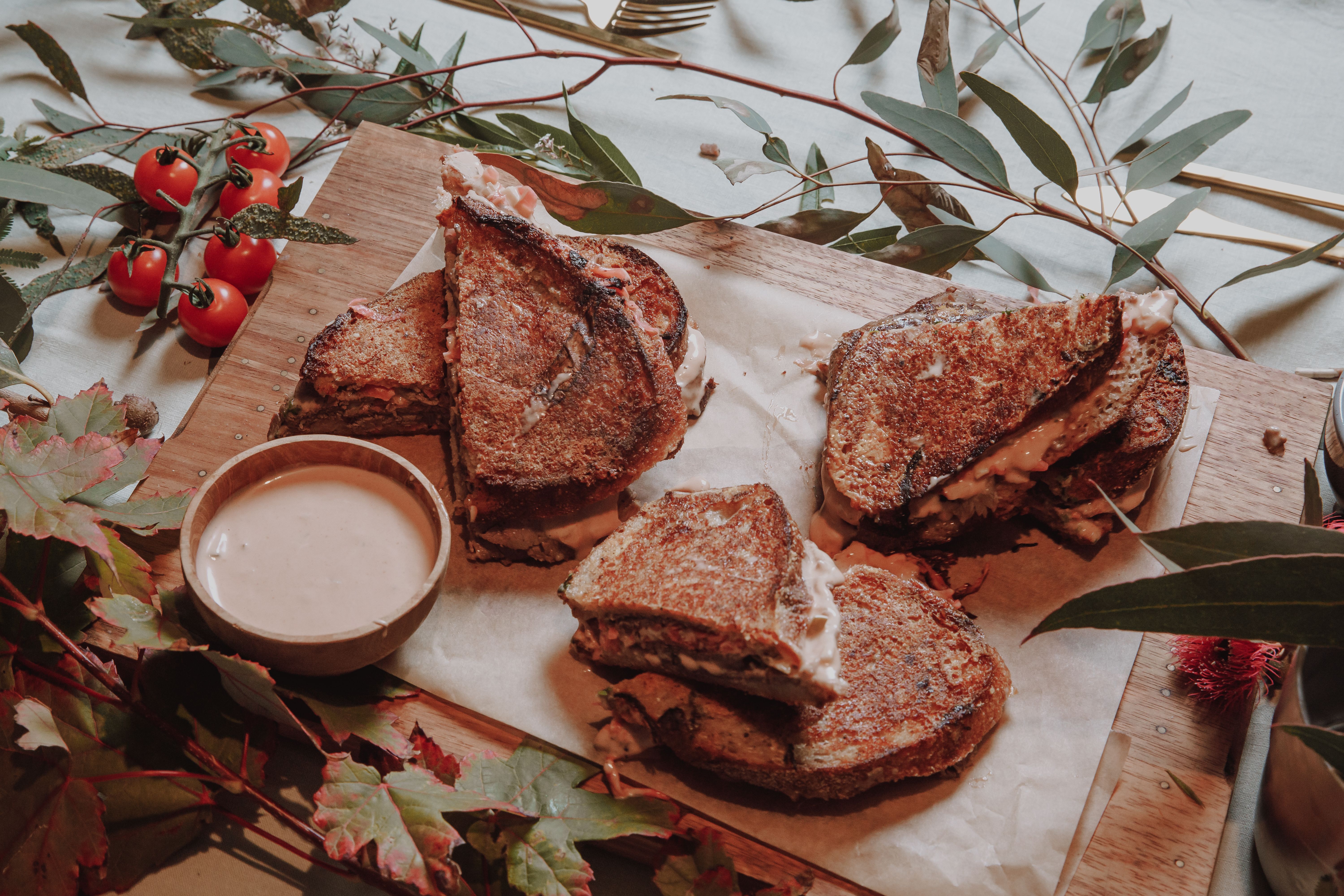 venison toasted sandwiches with dipping sauce