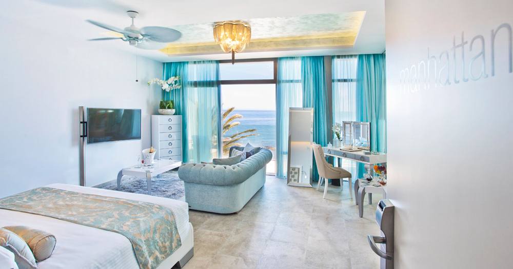El Oceano Beach Hotel & Restaurant