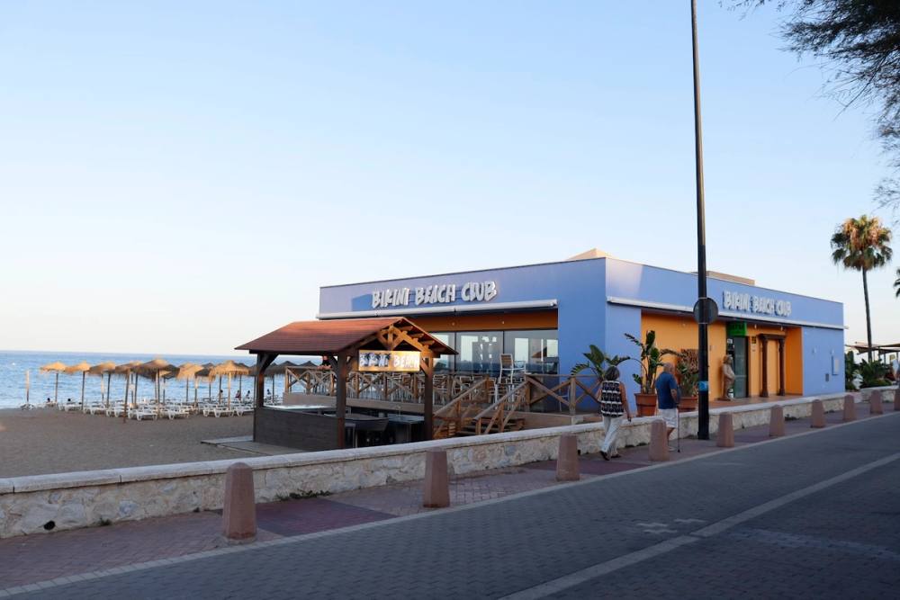 Bar Bikini Beach