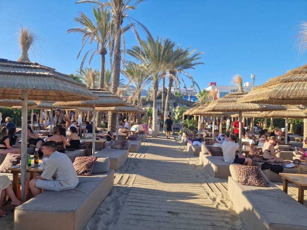 Playa Padre: Beach Club & Restaurant