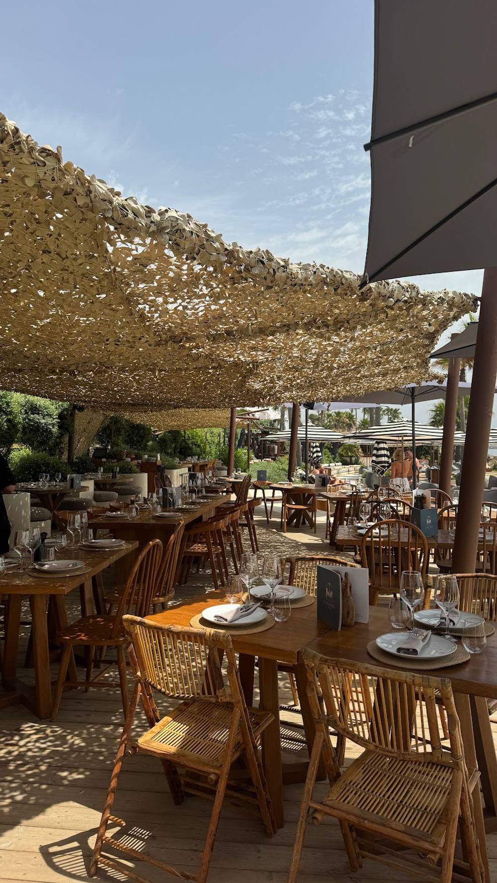 Nido: Beach club & restaurant
