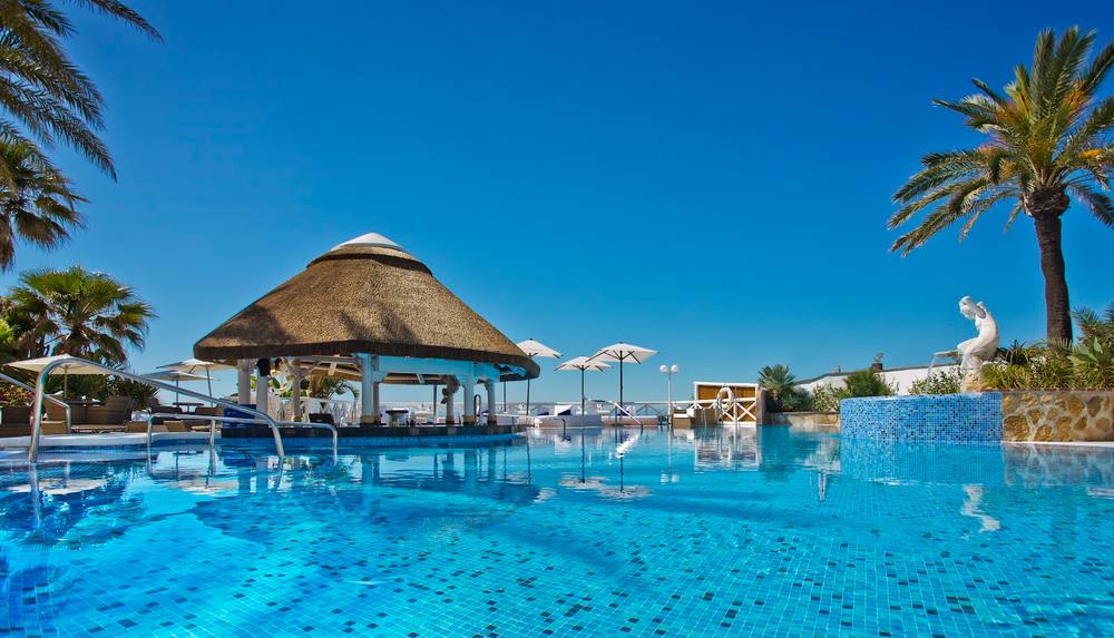 El Oceano Beach Hotel & Restaurant