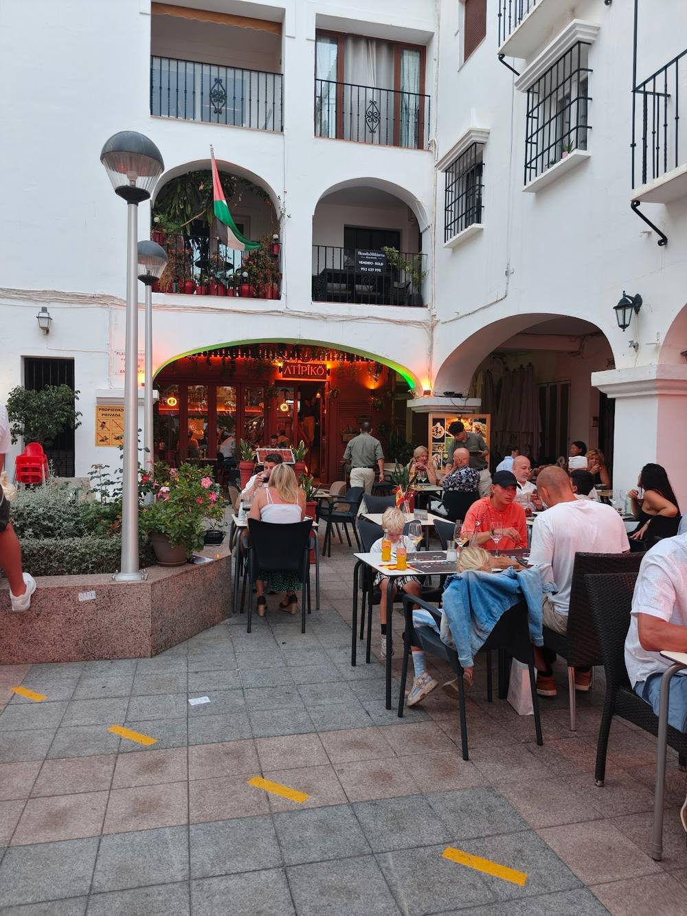 ATIPIKO • Restaurante Nerja