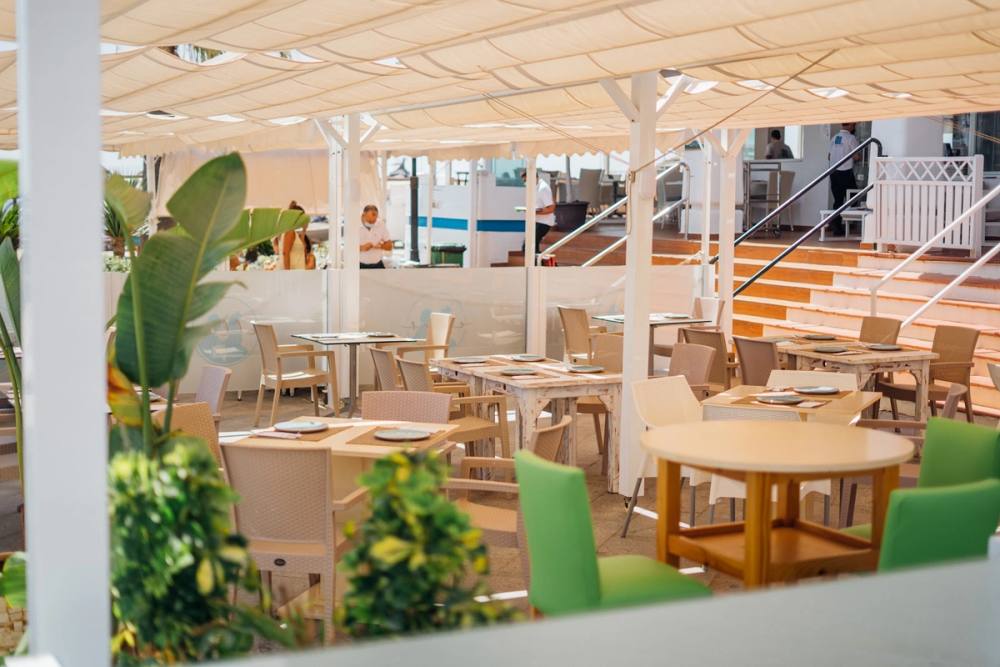 Ellas Restaurant & Beach