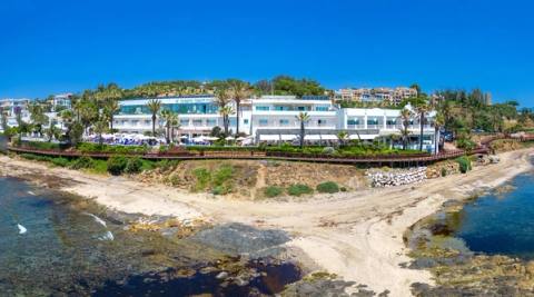 El Oceano Beach Hotel & Restaurant