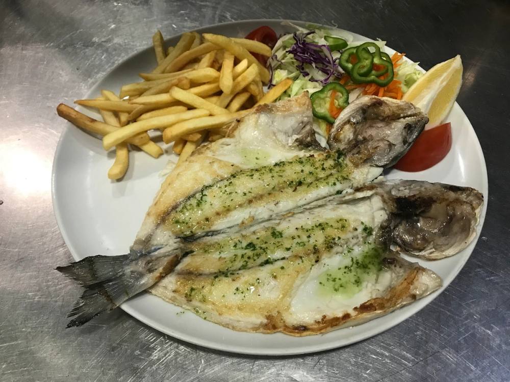 Restaurante Faro playa & Charcòn Beach
