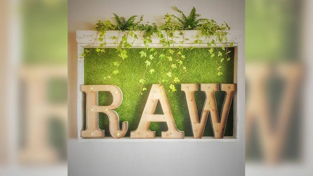 RAW Lounge