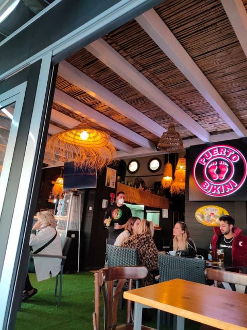 BIKINI BEACH CAFE