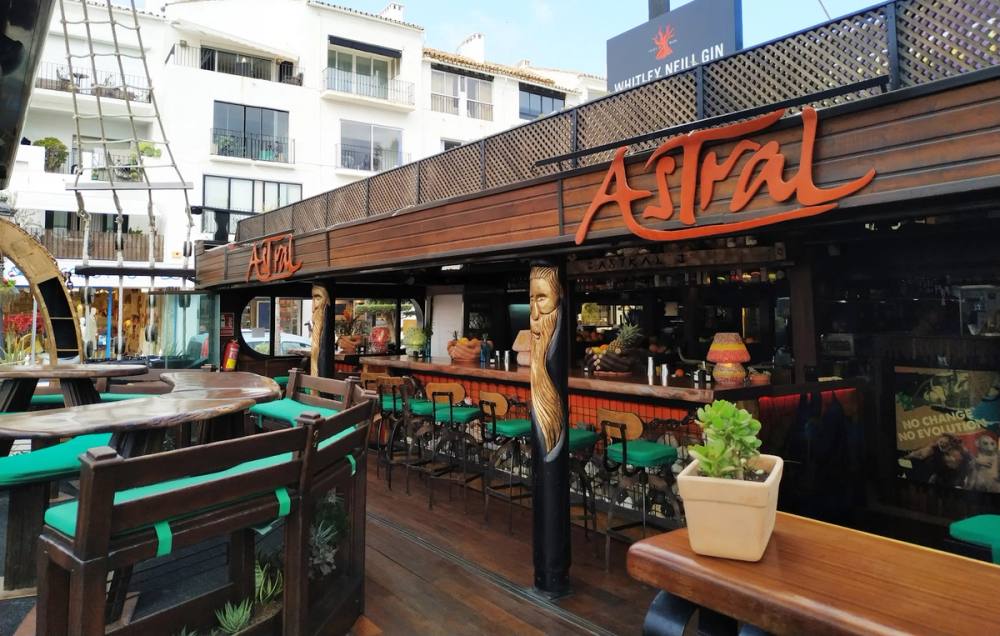 Astral Bar Coctelería