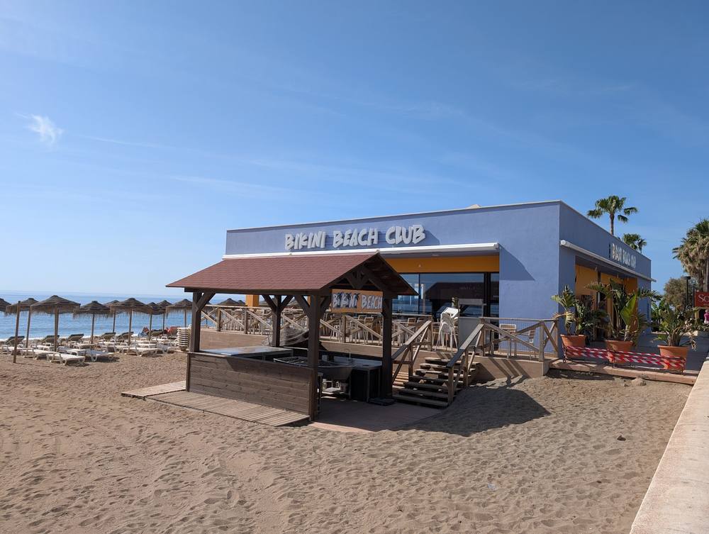 Bar Bikini Beach