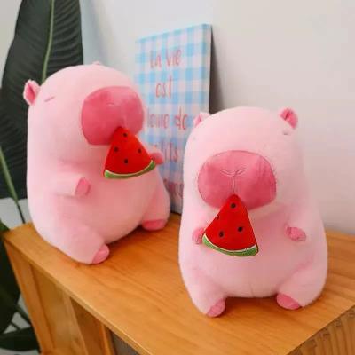 Peluche capibara rosado jala sandia