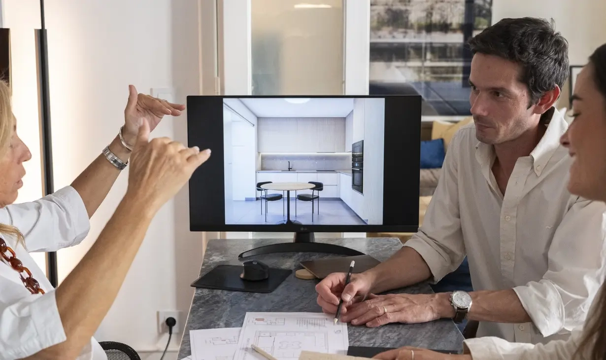 Reunião de design de interiores em Portugal para definição de projeto e preço