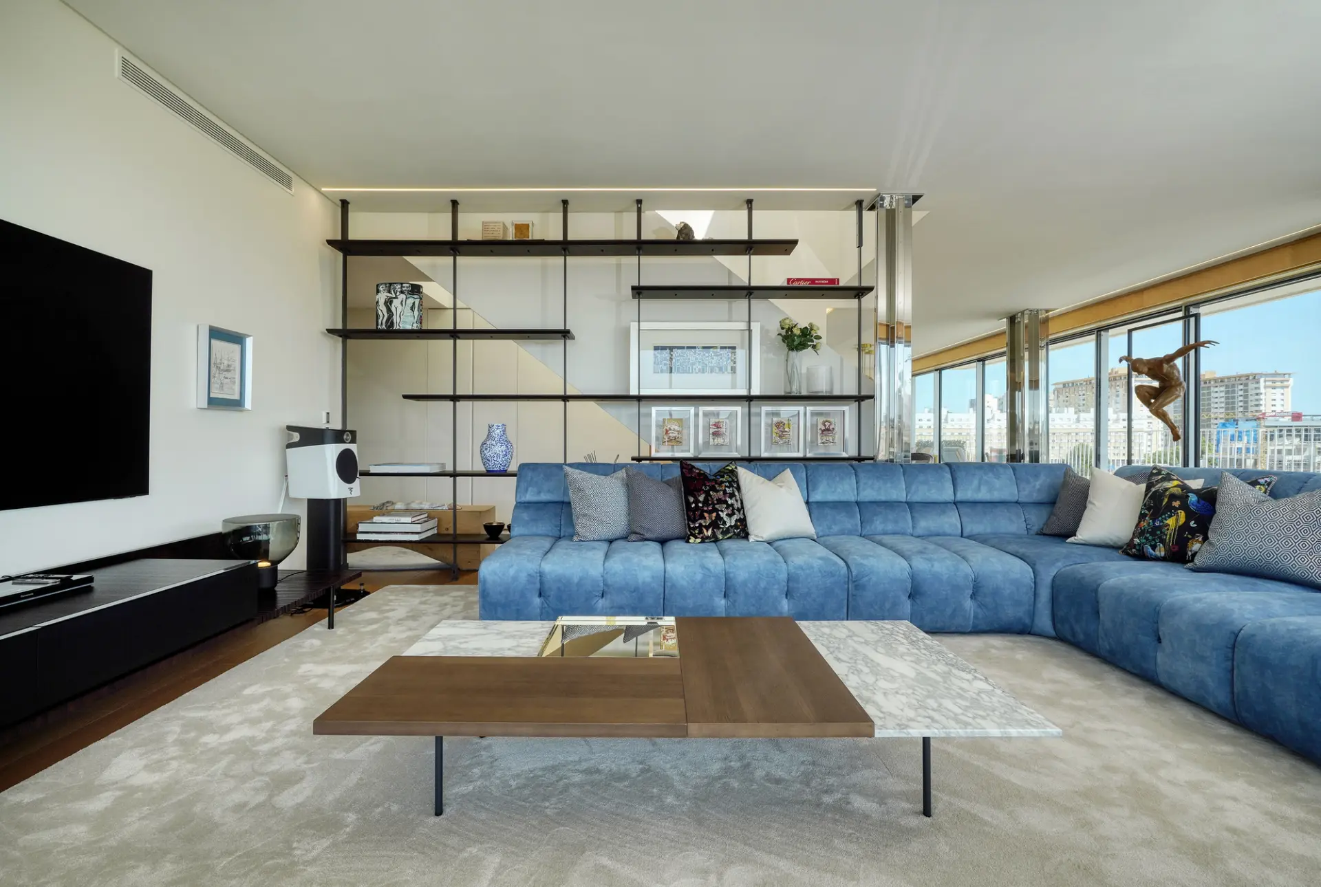 Sala de apartamento com projeto de design de interiores de luxo em Portugal